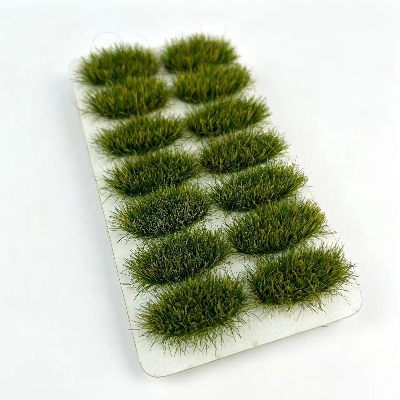 Complete off-road mountain scale model diorama layout, 14pcs oval 8mm multi-tone grass tufts matched with mini offroad vehicles, finished woodland terrain sample for wargame railway layout