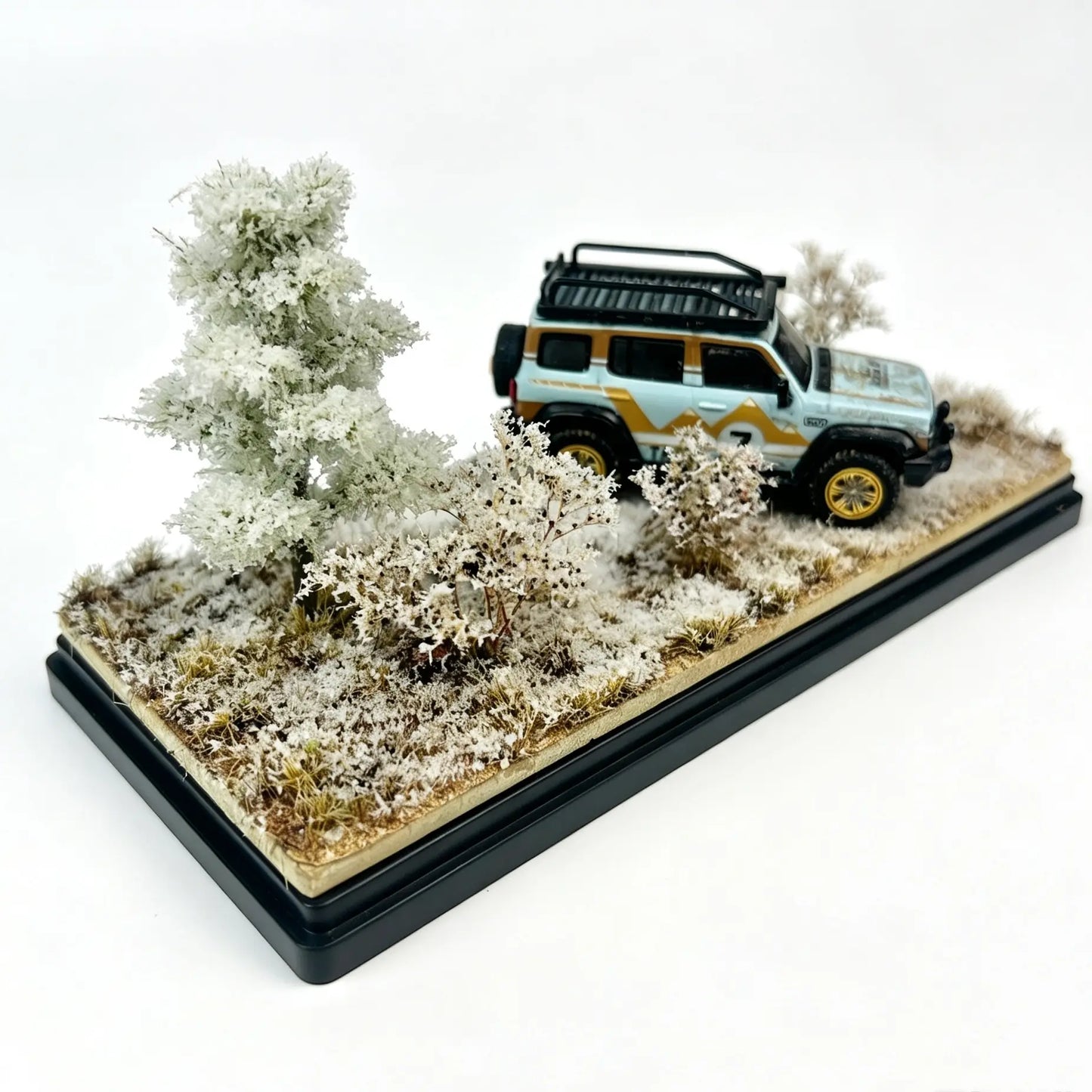 White background product photo of pre-made autumn diorama base, hand-painted dry grass and fall mini trees for 1:64 diecast vehicle display